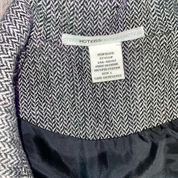 Classic black and grey coat. Missing one button - Picture 3 of 8